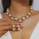Conjunto Olga, peróla, brinco e colar.