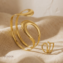 Conjunto Nora, dourado, minimalista, geométrico.