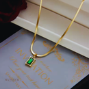 Conjunto Esmeralda, aço inoxidável, quadrado verde cristal zircão, colar e brinco.