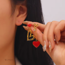Brinco Caroline, aço Inoxidável, dourado com coração.