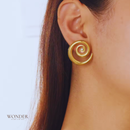 Brinco Evelin, aço inoxidável, dourado, espiral.