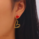 Brinco Caroline, aço Inoxidável, dourado com coração.
