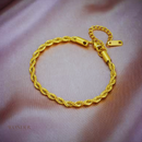 Conjunto Adriana, aço inoxidável, colar e pulseiras, dourado.